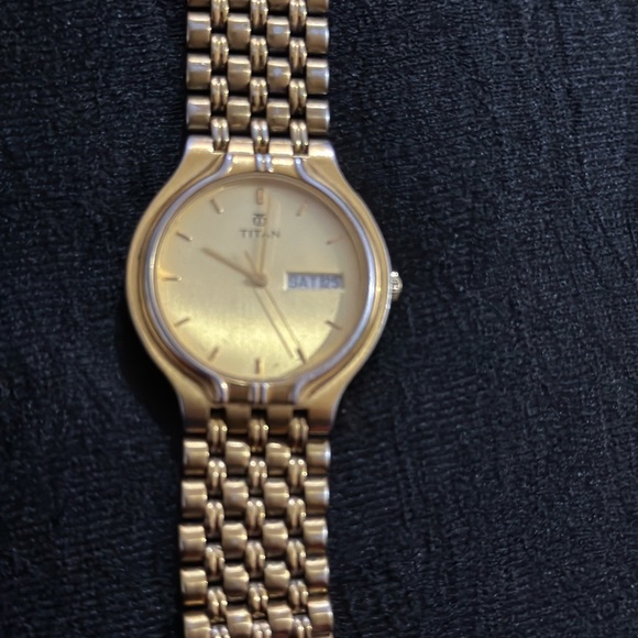Titan original men’s watch - Picture 3 of 9